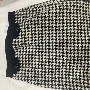 Ann Taylor Factory Black and White Houndstooth Pencil Skirt